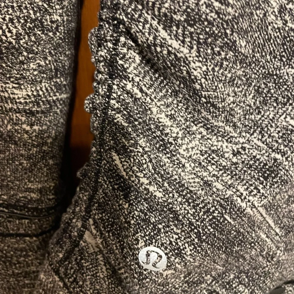 Lululemon pullover - Picture 6 of 6